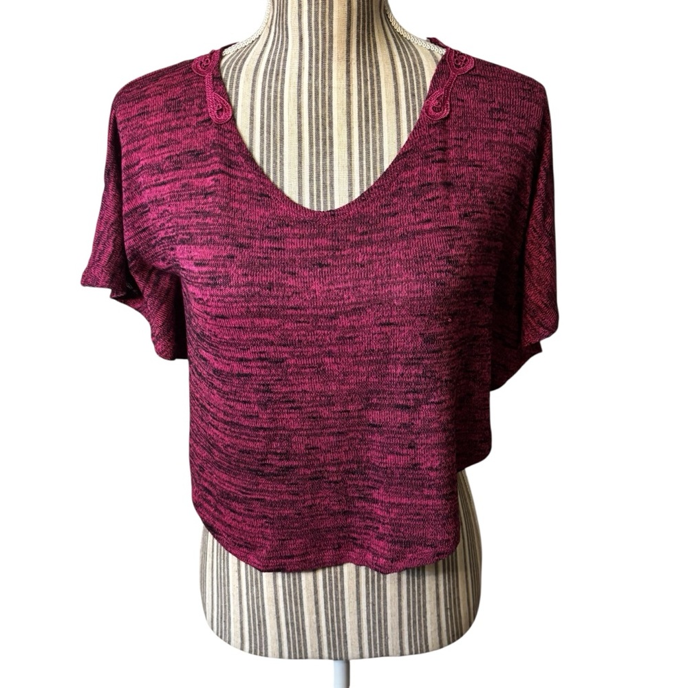 lei Crop Top Large Jrs Magenta-Black Marled Knit Poncho Dolman Sleeve Lace